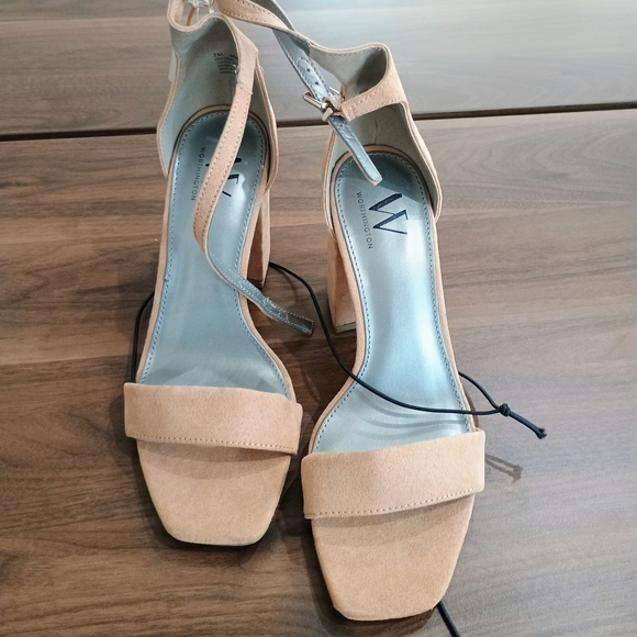 Worthington Beige Block Heel Sandals - Picture 2 of 4